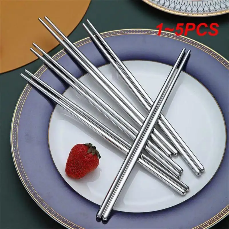 Chopsticks 1-5 st kinesiska bärbara rostfritt stål icke-halkan återanvändbar metallpinnar med tätning för sushi hashi-pinnar