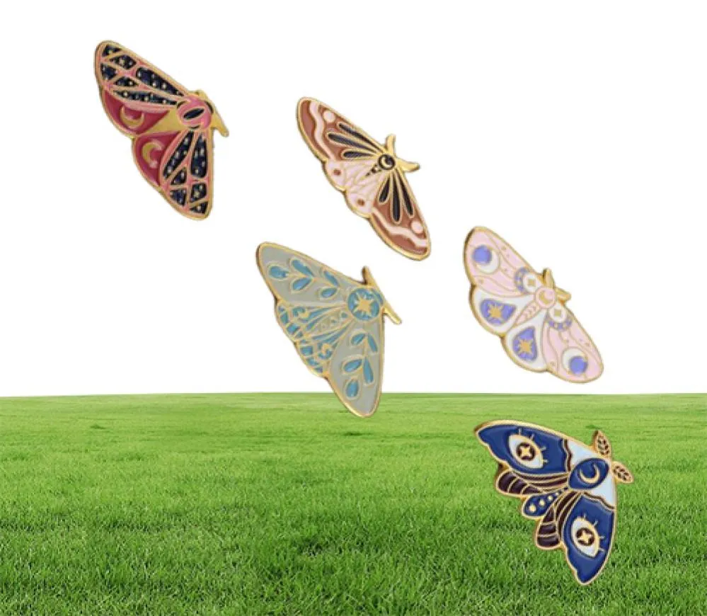 Kvinnor Insektserie Kläder Broscher Butterfly Moth Model Drop Oil Pins europeiska legering Moon Eye Emamel Cowboy Ryggsäck Badge Jewel1287363