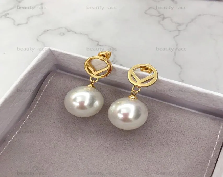 Luxury Pearl Earring Designer Bijoux pour femmes Gold Love Boucles d'oreilles Lettre Sonce d'oreille Fled F Hoops Chram Piercing Aretes avec boîte 8486223