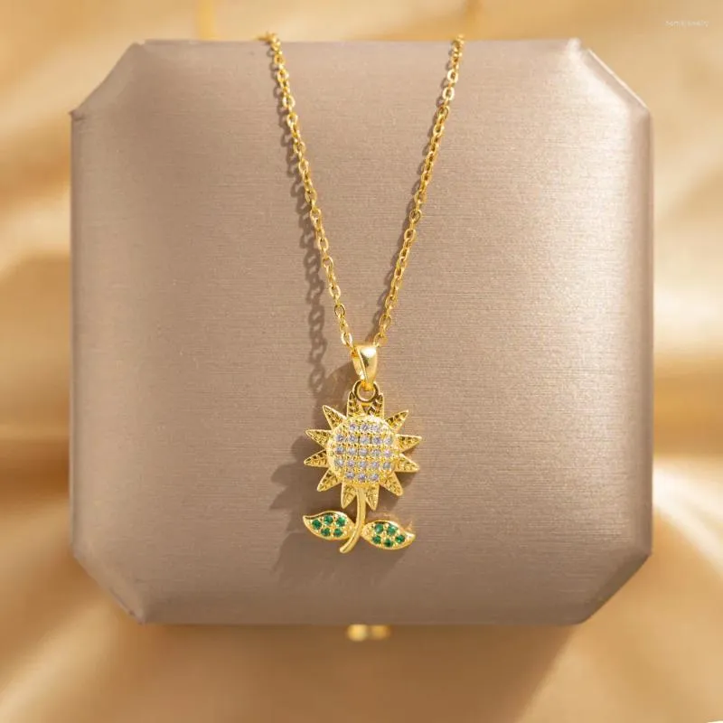 Pendant Necklaces Cute Golden Sunflower Zircon Necklace Unique Innovative Women Fashion Accessories Personality Jewelry Specific Gifts