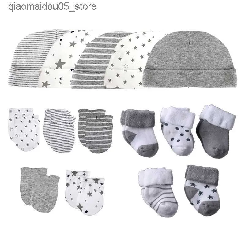 Chaussettes pour enfants chapeau bébé + gants + chaussettes adaptées aux garçons et aux filles.Coton automne décontracté photographie accessoires de nuit à tête douce bébé à la mode en hiver Q240413