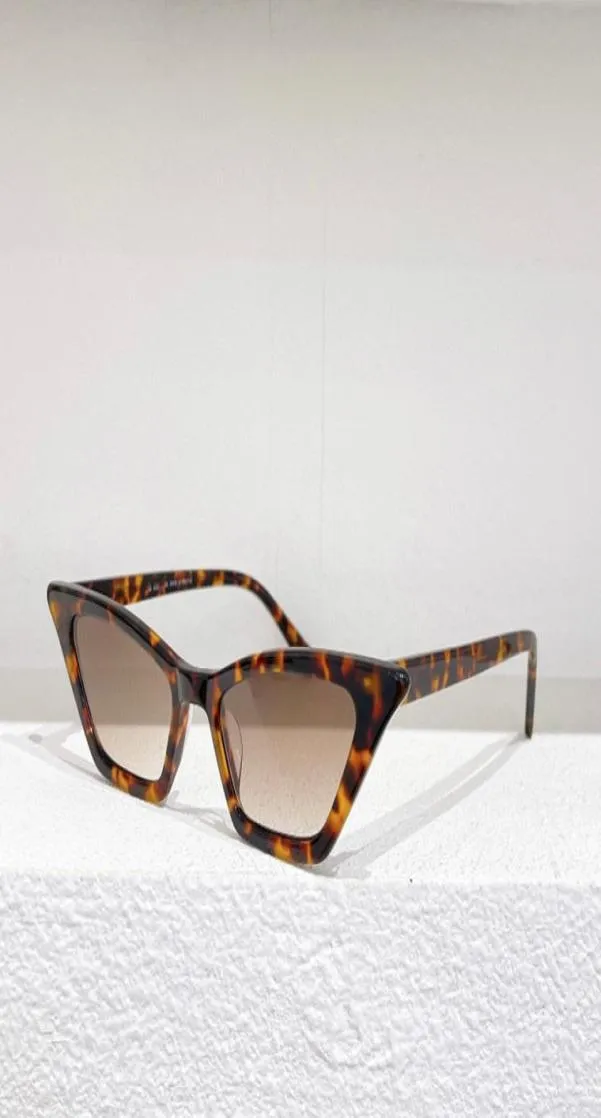Lunettes de soleil pour femmes 039S pour les lunettes de cadre en plein air de style oculaire de Cat 228 Cat Antiultraviolet Retro Plate Random 3016737