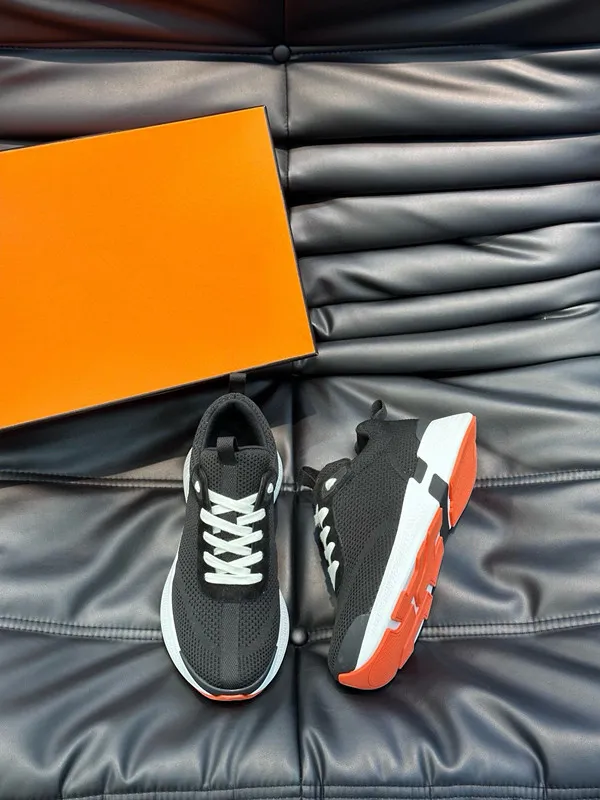 2024 Designer Casual Out Off Office Sneaker Buty dla chodzących mężczyzn biegających trenerów biały czarny granatowy panda oliwka vintage w trudnej sytuacji sportowej EDJ240101H