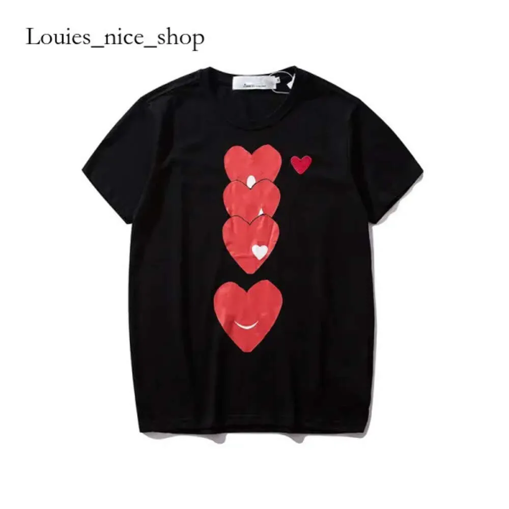 Jouez à la chemise 24SS Top Quality Fashion Mens T-shirts Designer Red Heart Shirt Casual Tshirt Coton broderie à manches courtes Summer T-shirt asiatique Tailles lâches 974