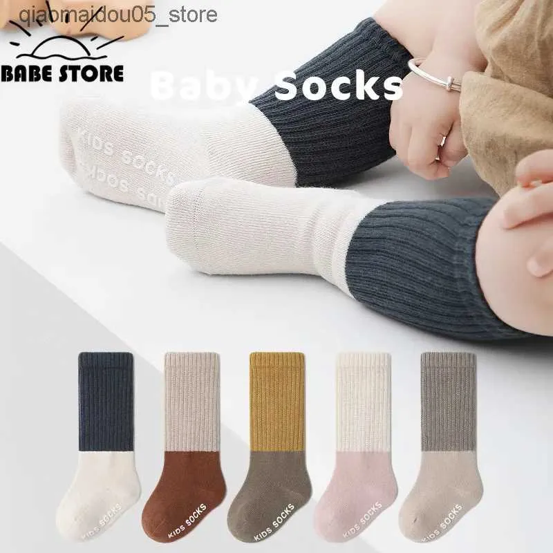 Calzini per bambini Calzini per bambini primaverili ed estivi Colore Mescolare calzini per bambini coreani calzini per bambini neonati non slip 0-5m calzini da pavimento per bambini q240413