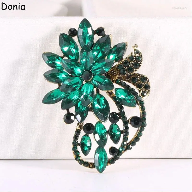 Broschen Donia Schmuck Europäische und amerikanische Retro Brosche farbige Glablüten Damen Pin Hut Schalzubehör