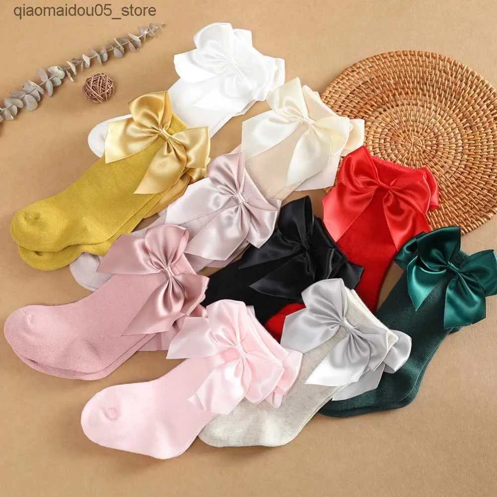 Chaussettes pour enfants chaussettes bébé fille nouveau-né le genou de Noël de Noël socs princesse chaussettes de sol pour coton coton Q240413