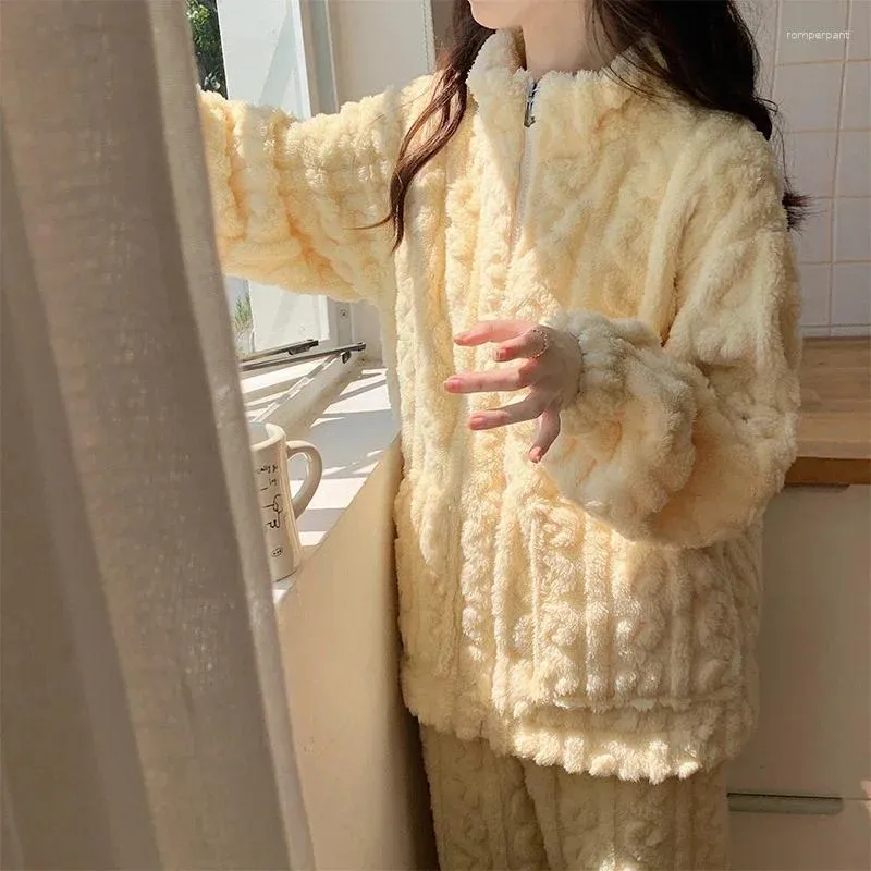 Mulher feminina para dormir de inverno grossa de pijamas de moda pequeno cartigã de pescoço para mulheres kawaii urso de pelúcia jacquard veludo feminino pijam