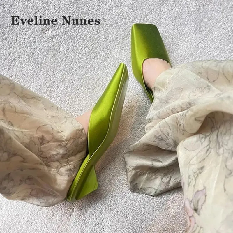 Slippers groen satijn vreemde stijl glijbanen vierkant teen ondiepe slip op massieve vrouwen sandalen slingback zijlucht casual muilezels elegante zomer