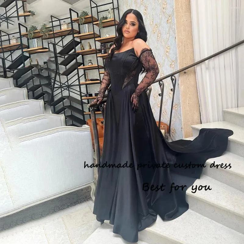 Robes de fête noires satin une ligne de bal de bal en tulle sans bretelles robe de soirée sans manches longues longs événements personnalisés