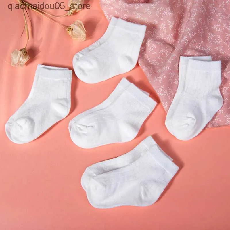 Calzini per bambini 5 paia/batch di nuovi calzini bianchi e ragazze q240413