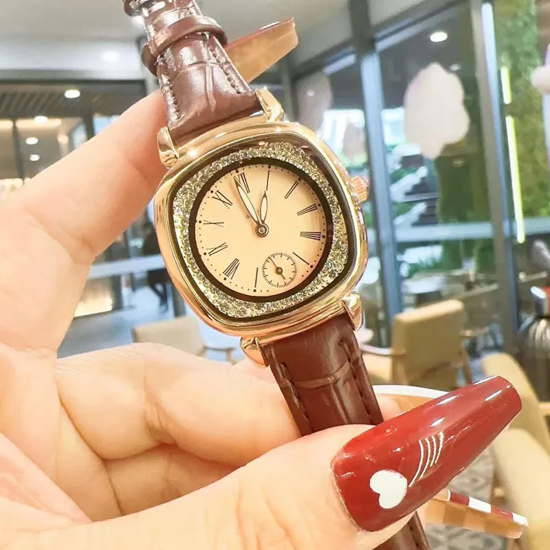 Sport Luksusowe damie zegarki Diamond Designer Women Watch skórzany pasek na rękę na rękę dla kobiet dla kobiet walentynkowych prezent urodzinowy Wysoka jakość zegar