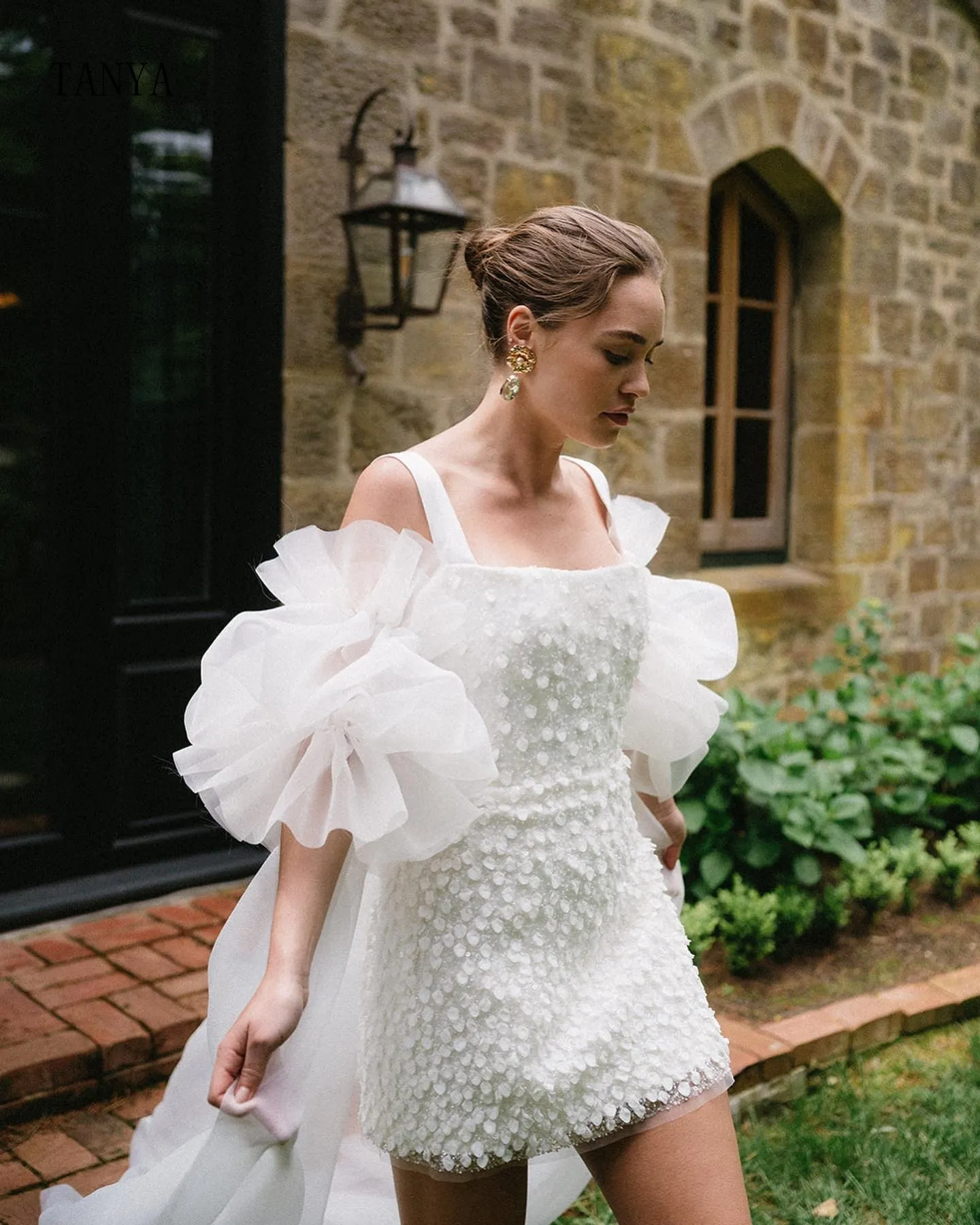 short wedding dress with jacket Short Wedding Dresses Appliques Lace Tea Length With Jacket Elegant Iullsion Bridal Gown Fashion Modest Beautiful High Quality Formal Wear From Lovemydress, $103.12
