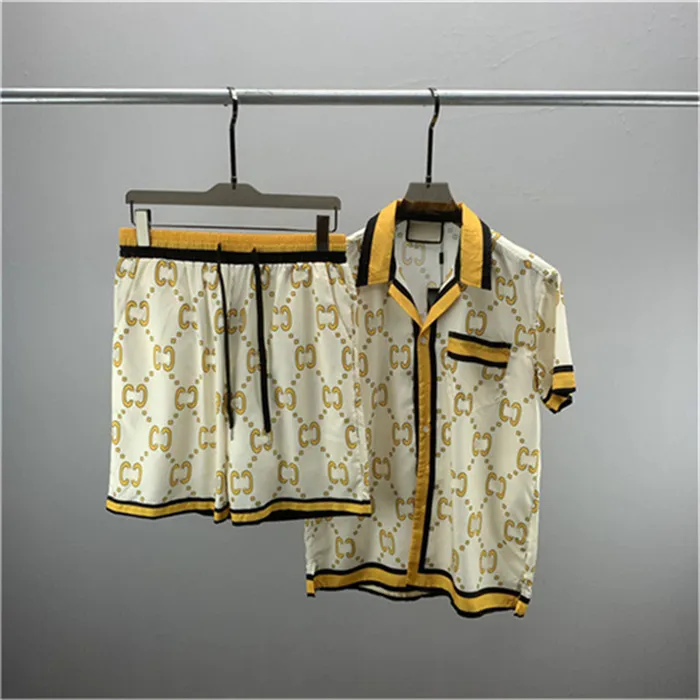 Мужские спортивные костюмы Комплекты футболки роскошные дизайнеры вышитые буквы модная одежда для спортивной одежды мужская одежда Летняя одежда.