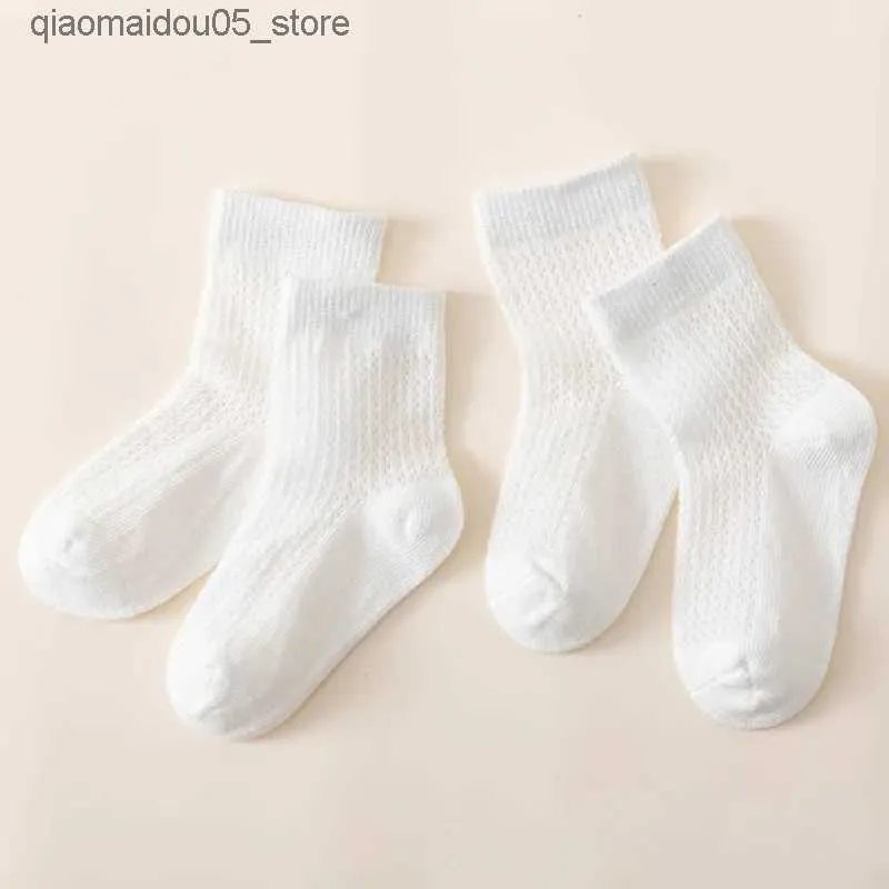 Skarpetki dla dzieci Nowe białe skarpetki dla niemowląt Summer Cotton Casual Boy and Girl Baby Socks Q240413