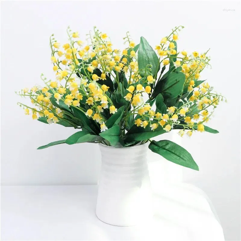 Dekorativa blommor Plastsimulering Lily of the Valley Bouquet Yellow Fake Restaurant El Decoration Artificial Flower Wedding Decor