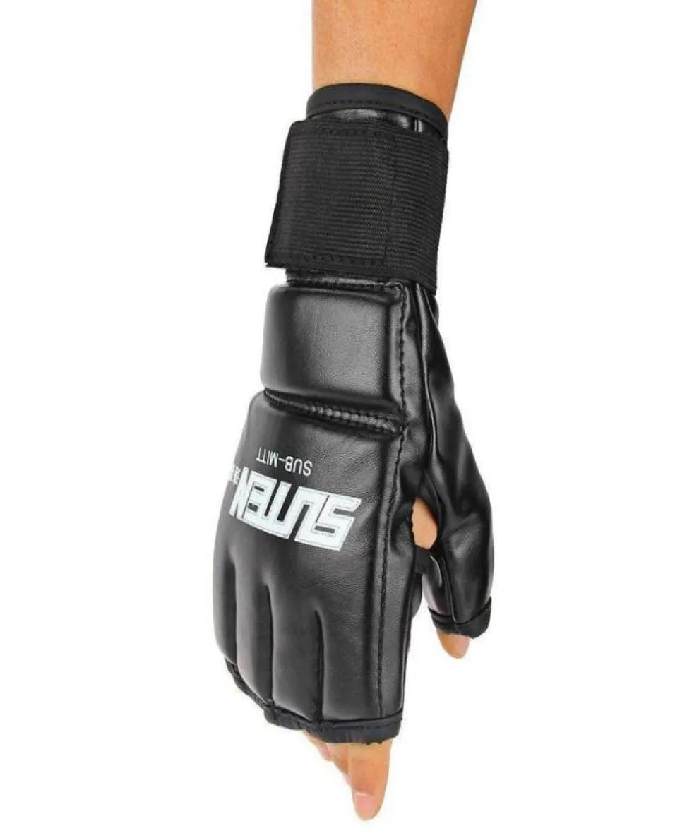 Sporthandschoenen van hoge kwaliteit Men Half vinger MMA vechten Bokshandschoenen Training STUEKTas Mitts Sparring Bokshandschoenen1352442