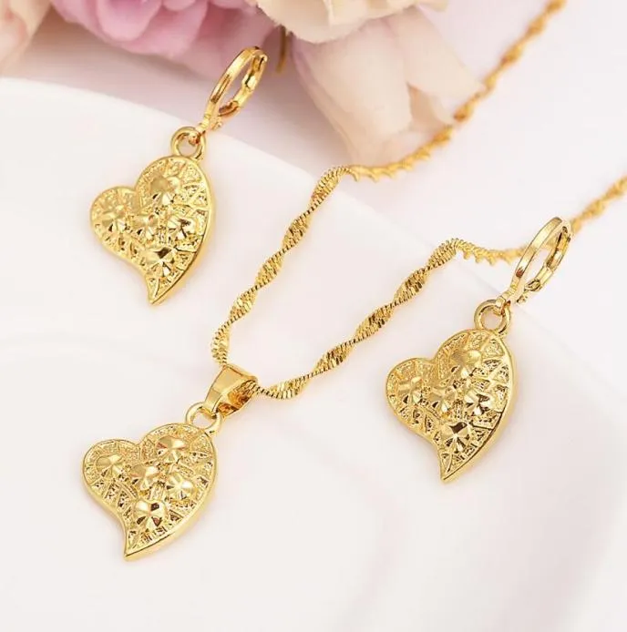 Diagonale cinq étoiles Colliers de pendentif coeur Boucle d'oreille Bijoux romantique 24 K