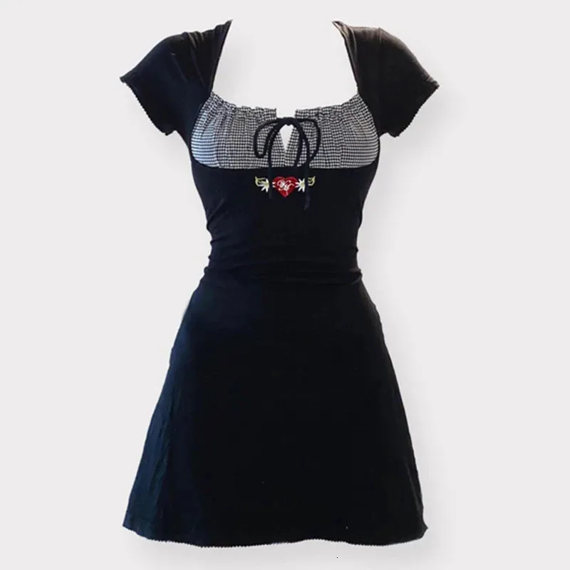 90er Jahre Vintage Kawaii Bow Stickerei Mini Kleid Patchwork Square Kragen Kurzarm Kleid Y2K Ästhetische Fee Kleiderkleider 240407