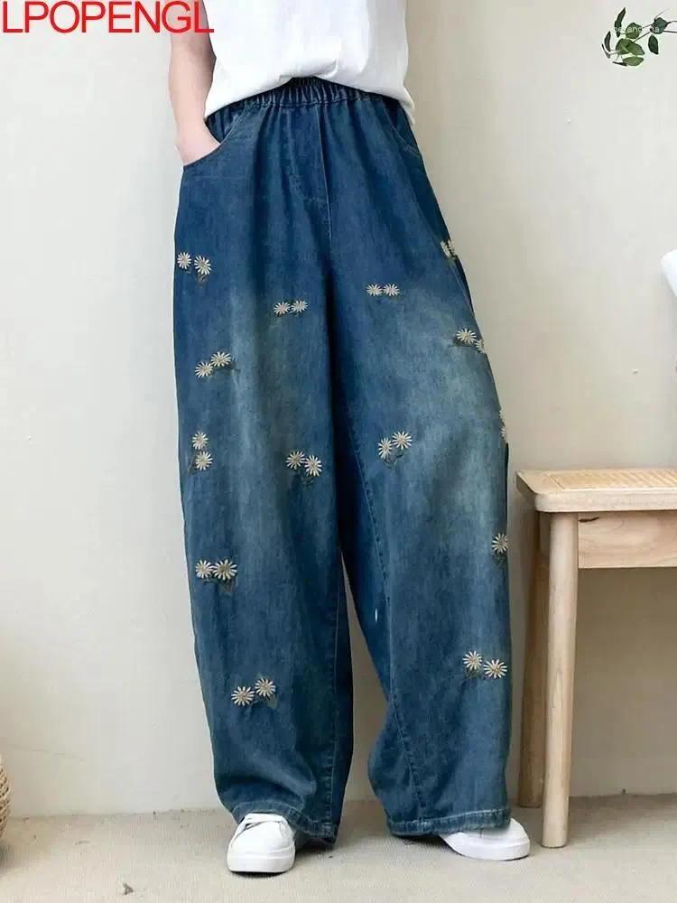 Kadınlar Kot Moda Baharı 2024 Vintage İşlemeli Çiçek Yıkanmış Gevşek Elastik Bel Düz Kadın Yaz Sokak Giyim Geniş Bacaklı Pantolon
