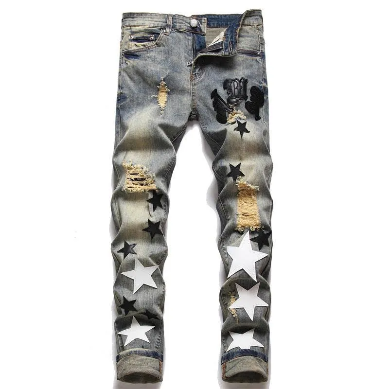 2024 Herren Jeans European Jean Hombre Letter Star Männer Stickereien Patchwork Rippt für Trendmarke Motorrad -Hosen -Hosenmänner dünn