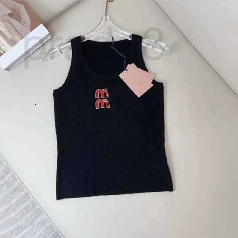 Designer Camisoles Tanks 2024 Early Spring Casual Simples e versátil pesado da indústria Diamante de diamante de diamante de diamante Cashmere Top Top 7ihs