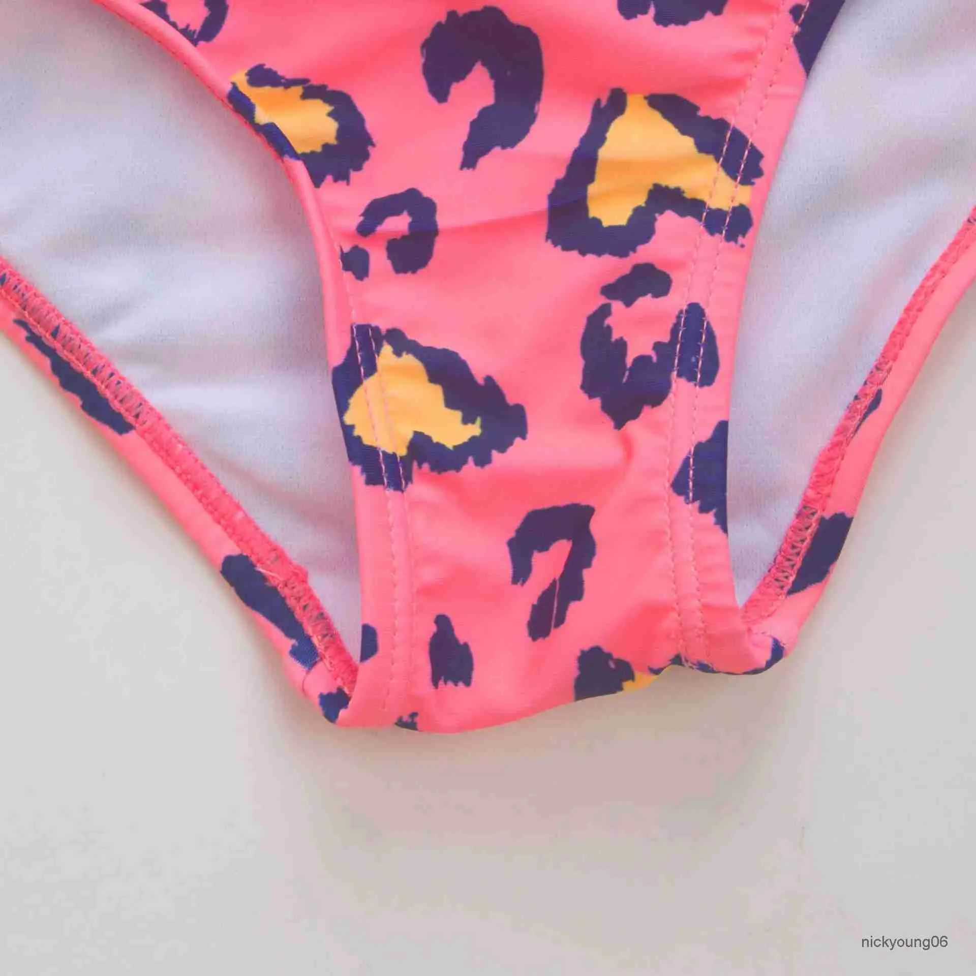 One-pièces 2024 Girl One Pieces Swimwear Leopard Print Childrens Swimsuit pour filles 7-14 ans