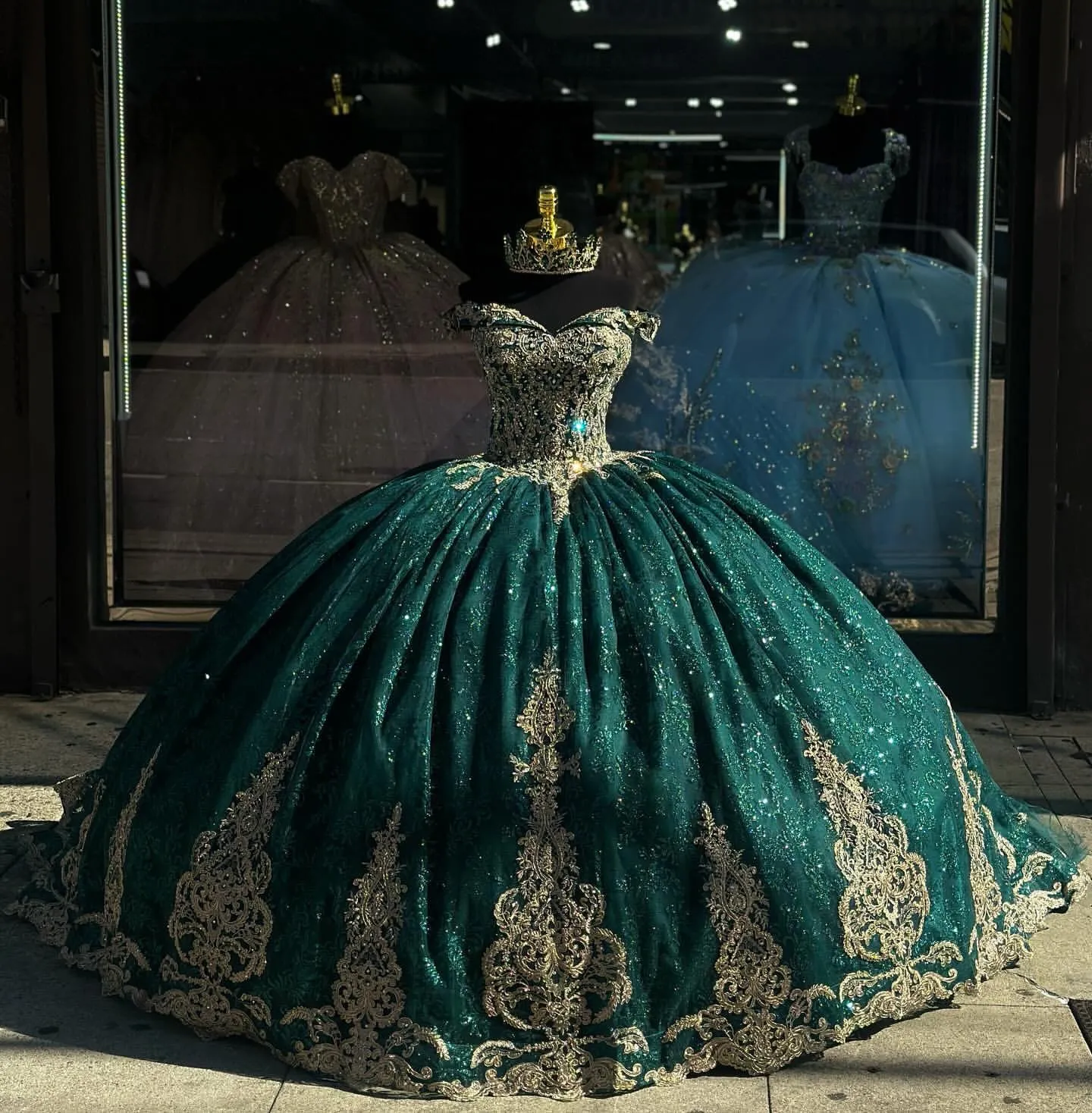 Dark Green Off Shoulder Glitter Quinceanera Dress Appliques Masquerade Ball Gown