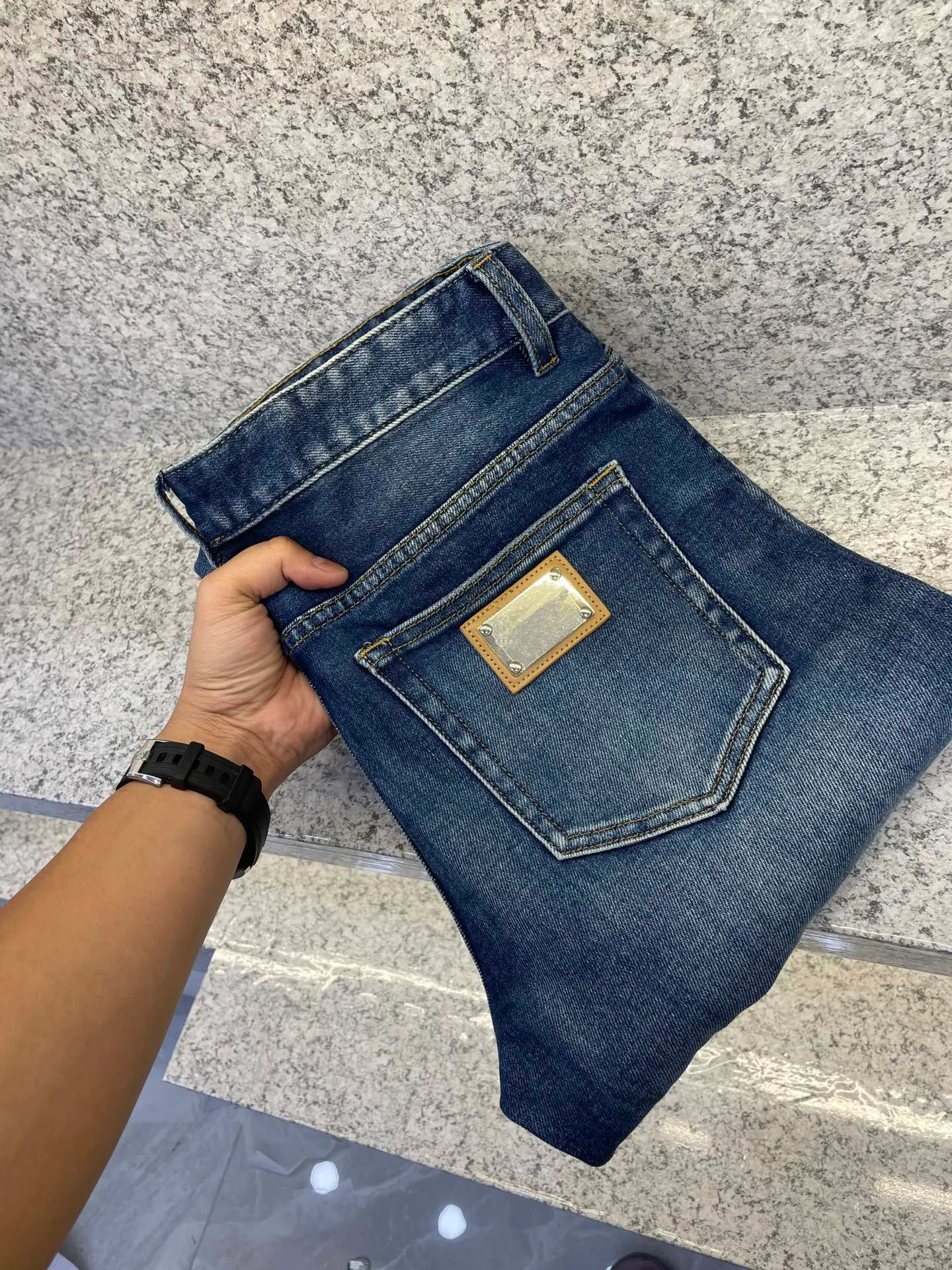 2024 Fasci Il Tratto Di Alta Qualita Dei Migliori Jeans Di Alta Qualita Con Design Di Piedi Stretti Uomini Jeans Di Lusso Da 99 78 DHgate