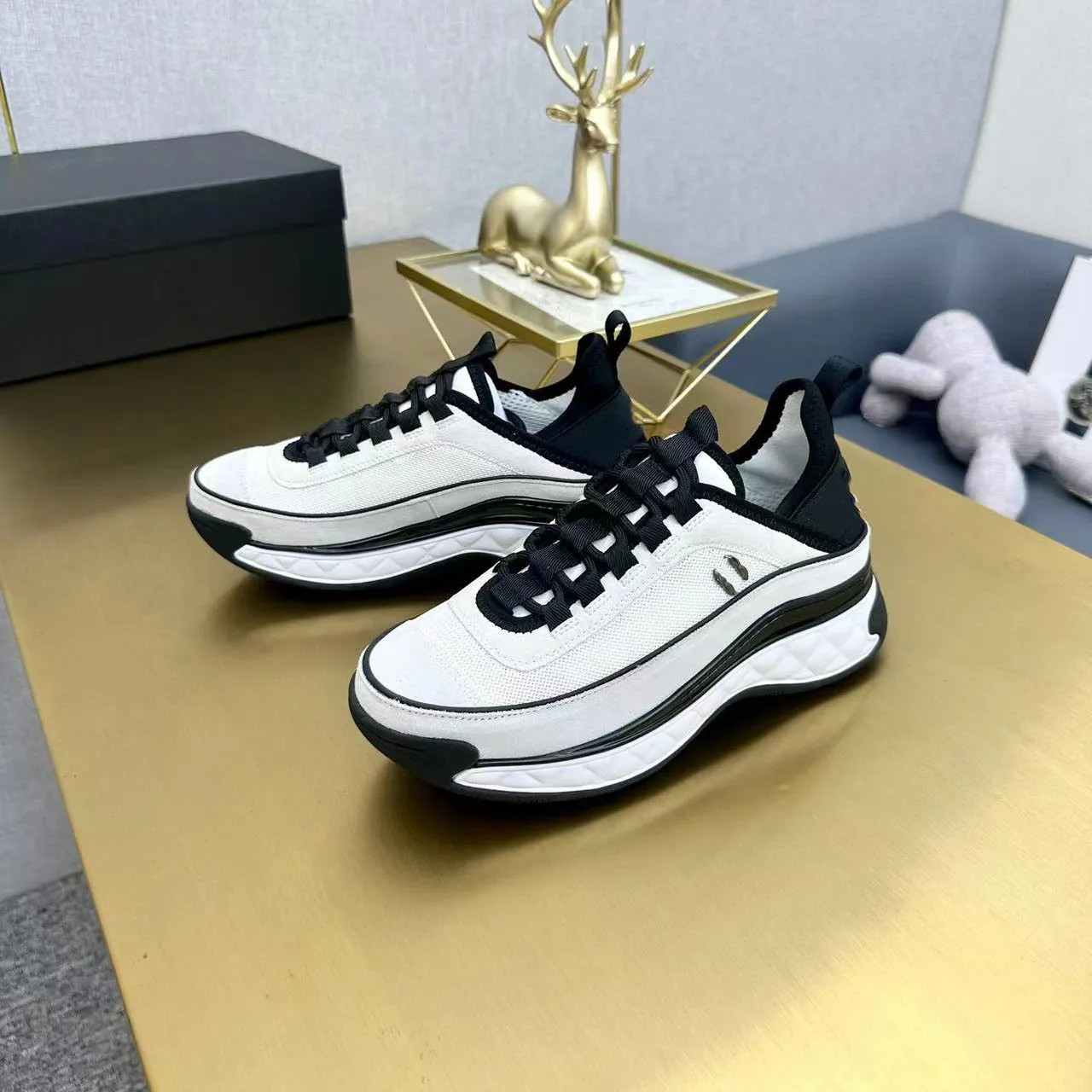 Sneakers de créateurs Chaussures de réflexion décontractées Calfskin