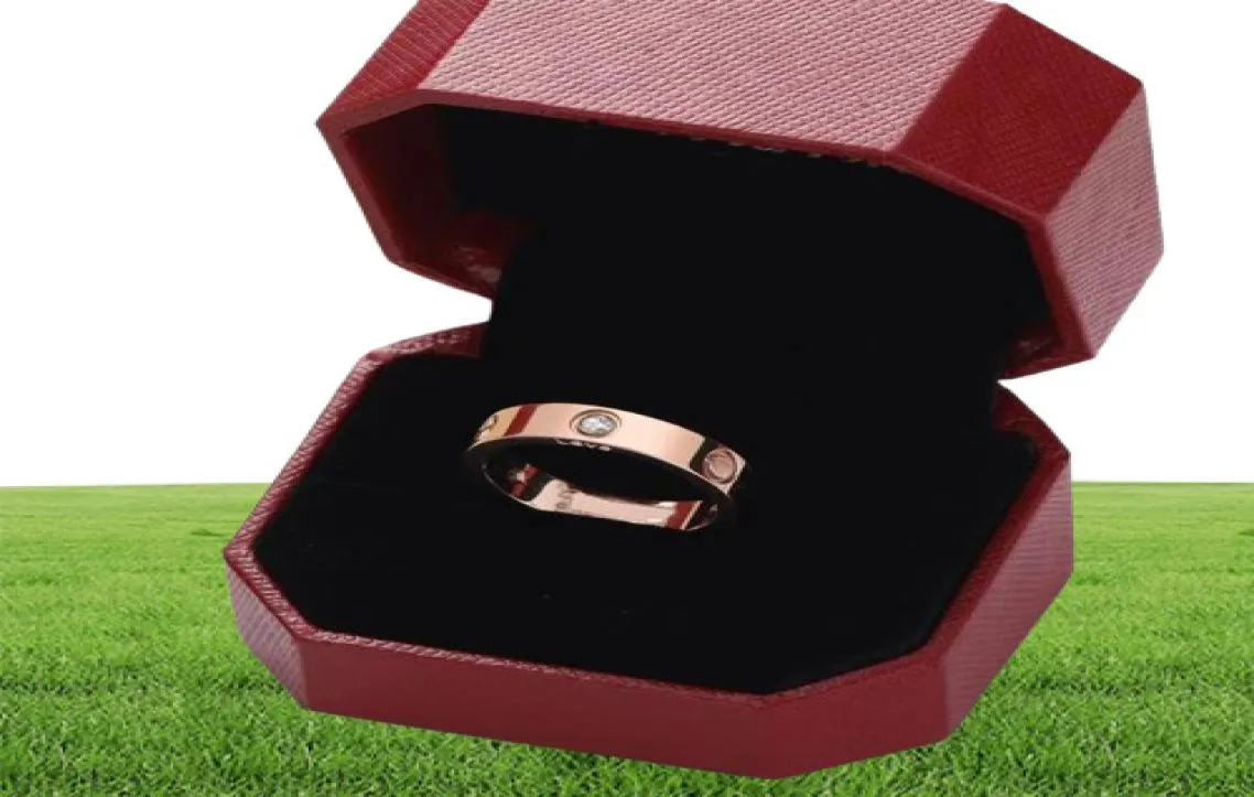 Gioielli signore adorano anelli a ciondolo Orecchini a vite Bracciale Van Party Coppia di matrimoni Gift Fashion Luxury Cleef Desig7710993