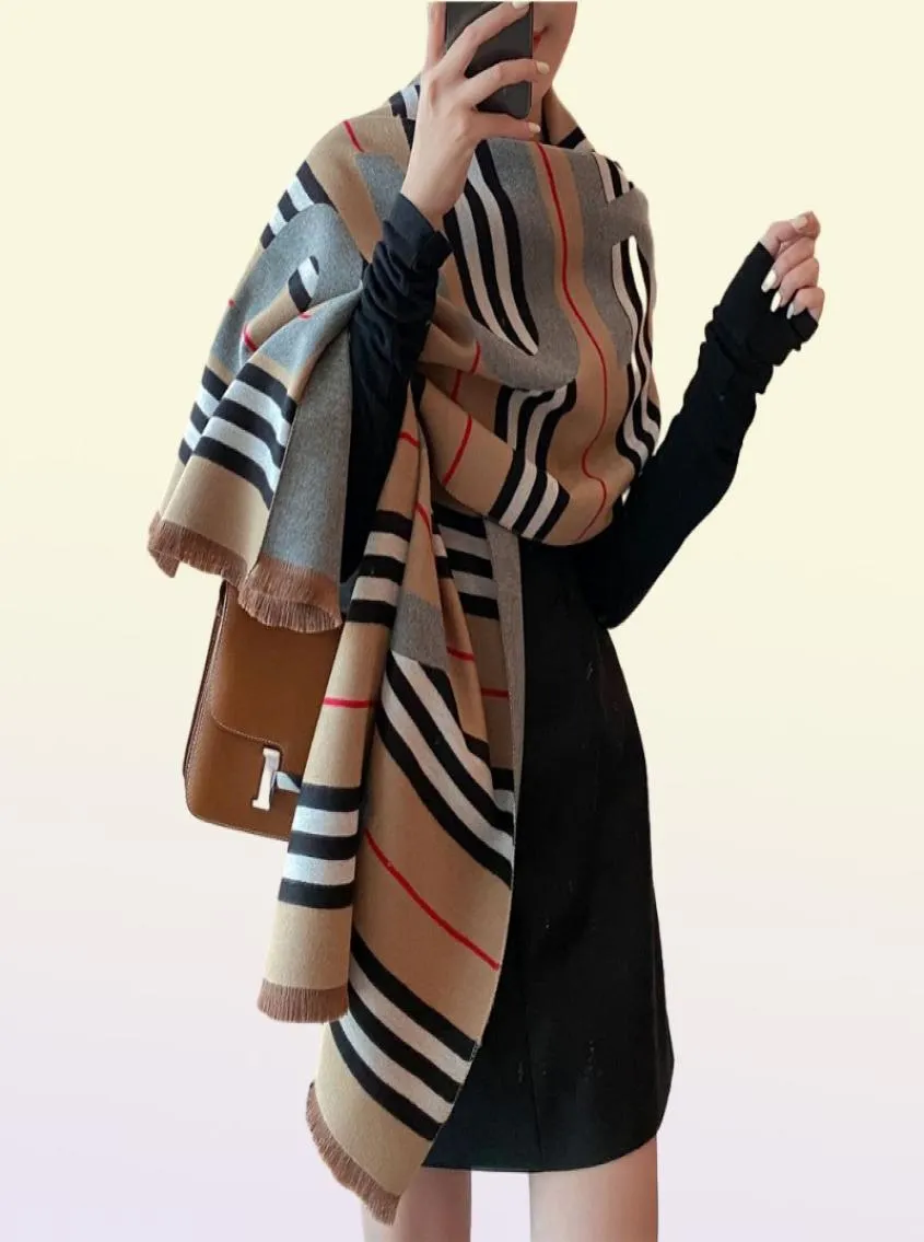 2022 winter warm designer Scarves whole 100cashmere gentleman striped wool mens scarf fashion fringed womens scarfs Gift box 9907888