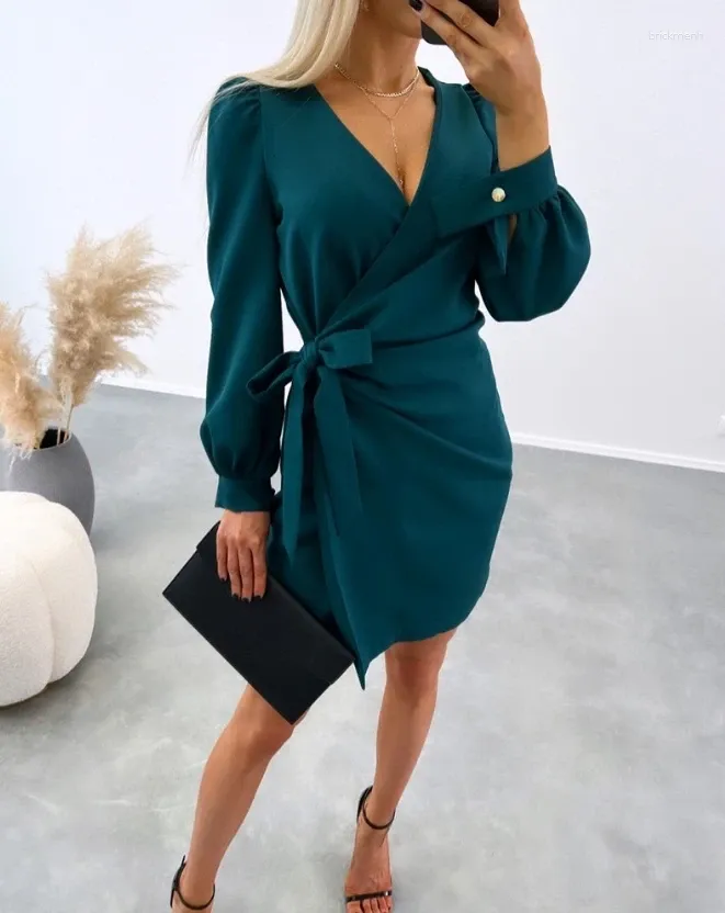 Casual klänningar 2024 Autumn Winter Spring Fashion Sexig för kvinnor Elegant bunden detalj Wrap Shirt Dress Female Clothing Outfits