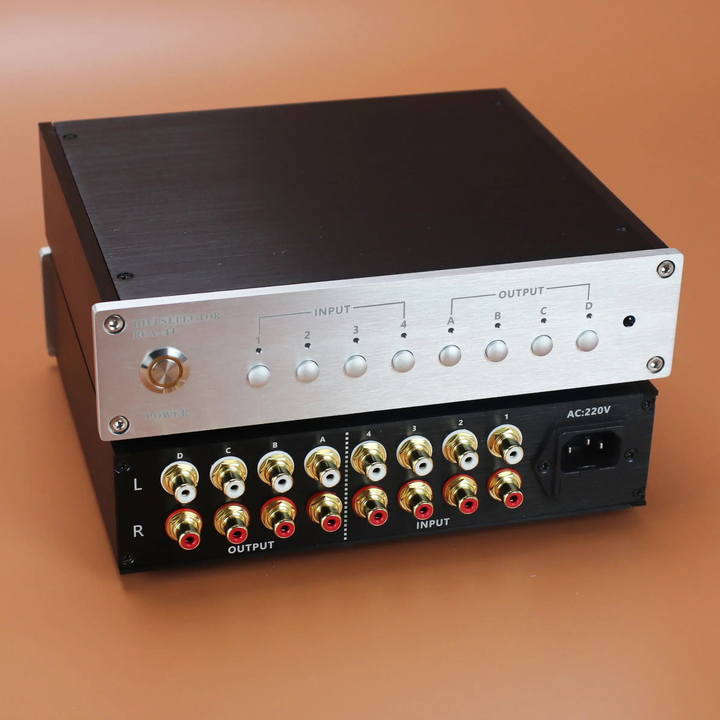 Amplificatore switch segnale audio HIFI RCA Switch amplificatore di alimentazione HIFE 4 in e 4 Out, due canali con telecomando