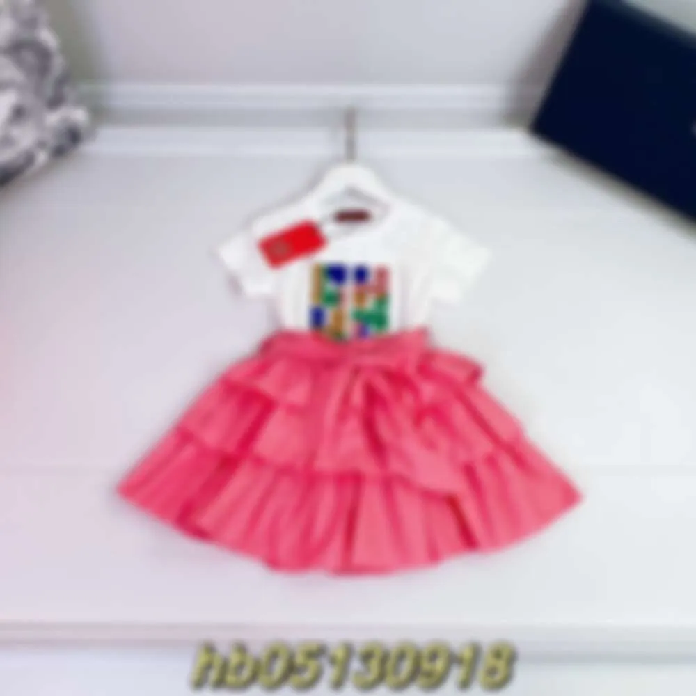 Kvinnors t-shirt Girls 'Set Sweet Fashionable Short Sleeve Sequin Letter Children's Cake Half kjol Två bit