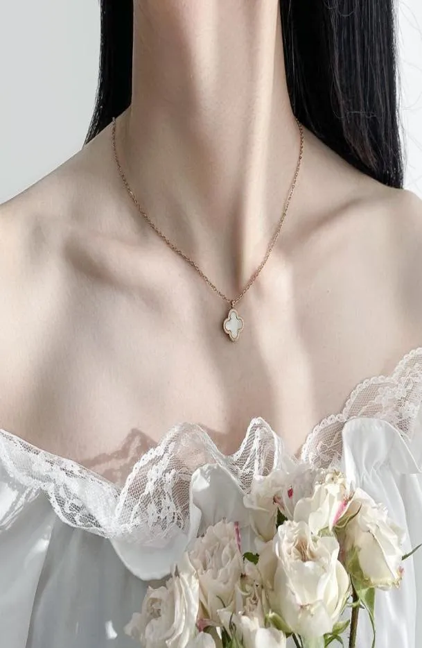 Anhänger Halskette Trend Fashion Edelstahl Lucky Vierleaf Clover Halskette für Frauen passen die weiße Motherofpearl -Schlüsselbein Cha9372134