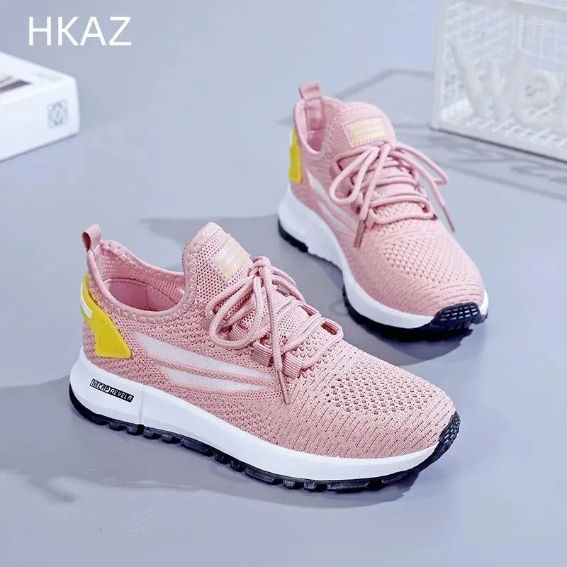 Casual schoenen voor vrouwen ademende lichte mode sneakers dames vier seizoenen trendy mesh all-match lage gesneden platte lente