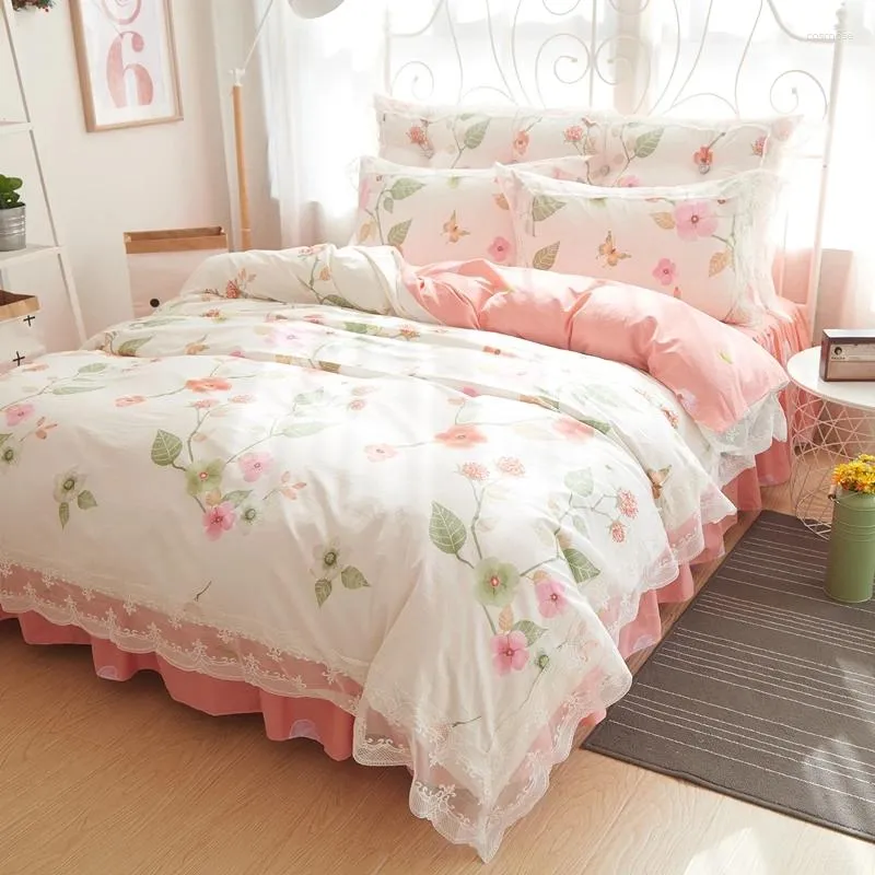 Set di biancheria da letto in stile coreano in pizzo di cotone principessa semplice set da casa set da letto gonna piumino cuscinetto da coperchio quattro pezzi