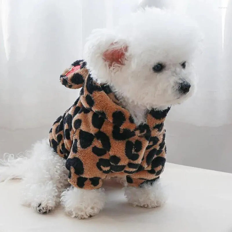 Hundkläder Pet Sweatshirt Leopard Print Button Stängning Håll varma tvåbenade katthuvkläder för utomhus