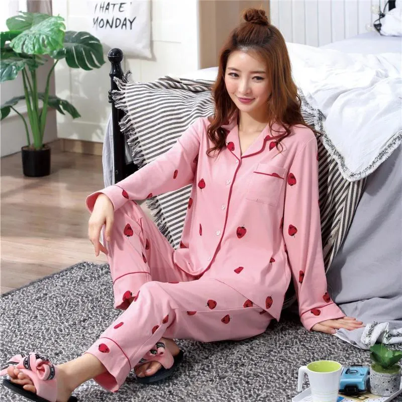 Vêtements à domicile Pyjama d'hiver automne sets des femmes belles vêtements de borne de fraises roses