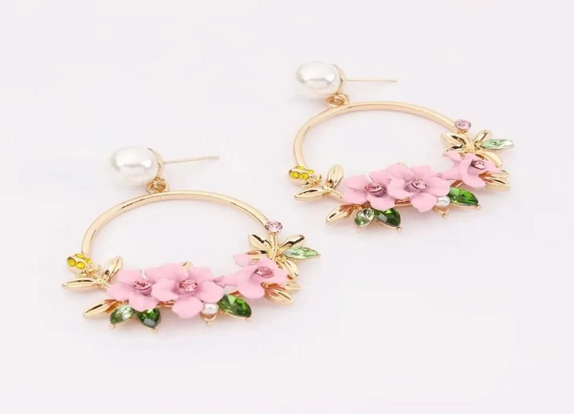 Flores Pendientes de perlas Diamantes Hoop Pendientes Huggie Joyas Mujeres de 18 km accesorios chapados de oro Cuatro colores Redio rojo amarillo Pink6925118