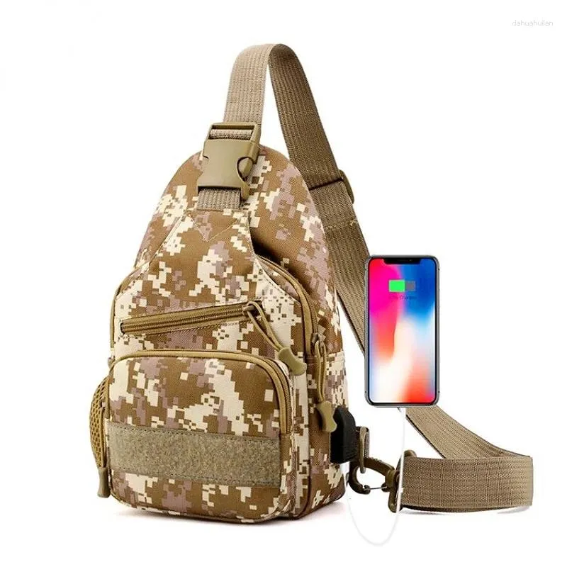 Sacs de taille Men Tactical Men Sac coffre Oxford Army Military Outdoor épaule USB Charge Camouflage Randonnée Crossbody Pack