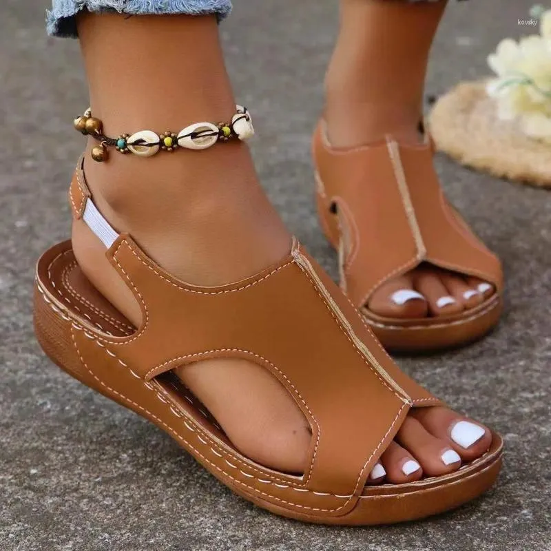 Kledingschoenen 2024 Zomer dames retro kleurblok dikke zool sandalen pu lederen buitenet vrijetijdsvakantie open teen teen