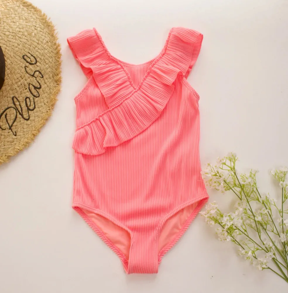 Couleur de fruit Matériau spécial enfants Girls Knwaies Sweet One Piece Summer Summer Enfant Beachwear Teen Girls Bathing Fssue 145 240412