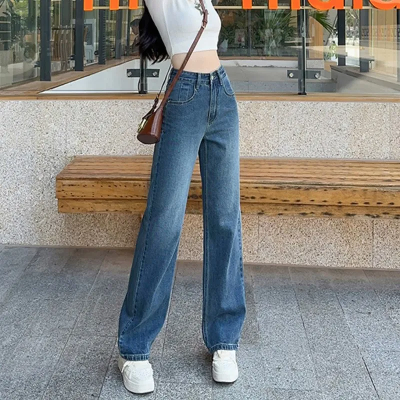 Pantalon En Jean À Jambe Large: Ajustement Lâche À Taille Haute - Main Image