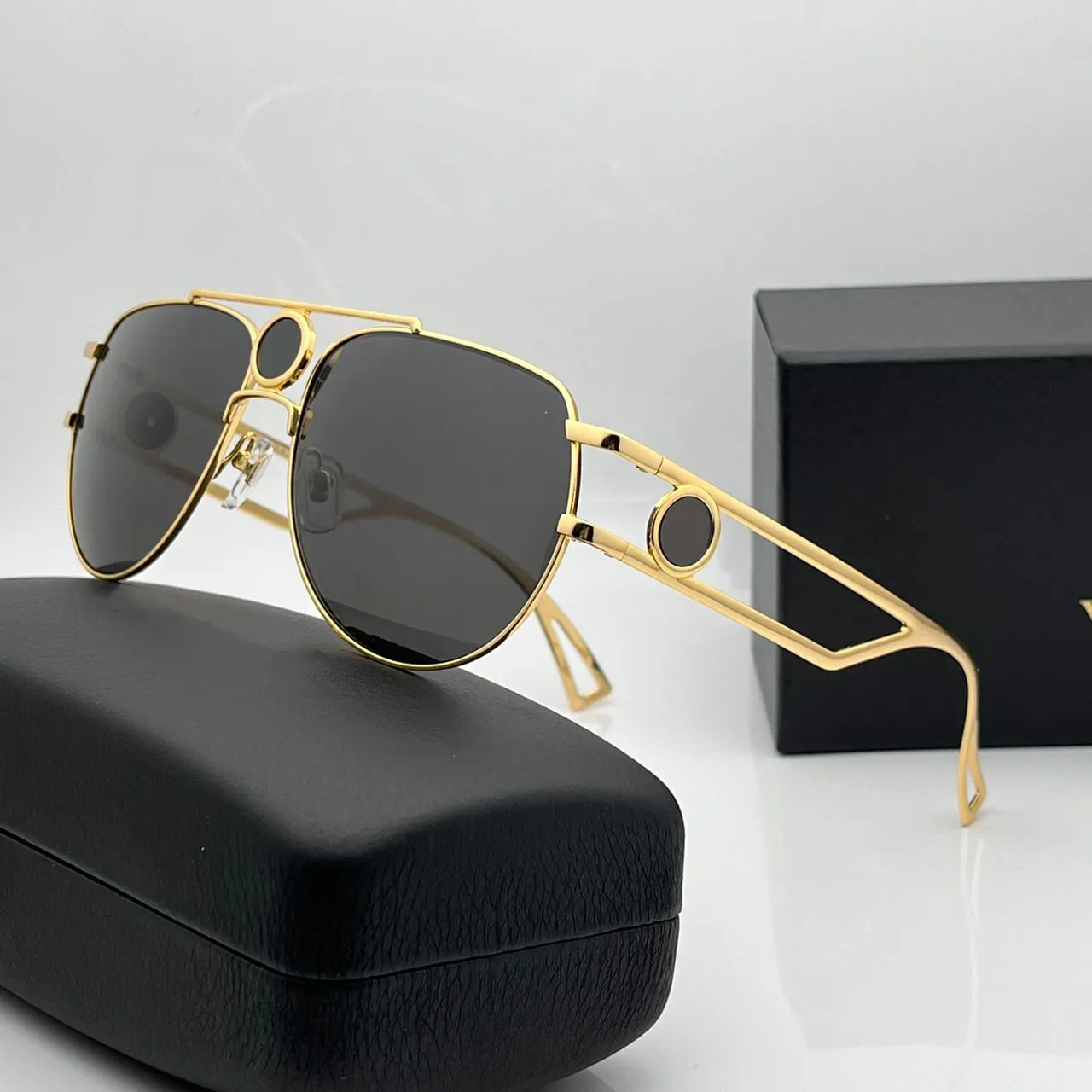 Men's Retro Rimless Sunglasses – Gold Frame, Black Tinted Lenses, UV400, Lightweight
