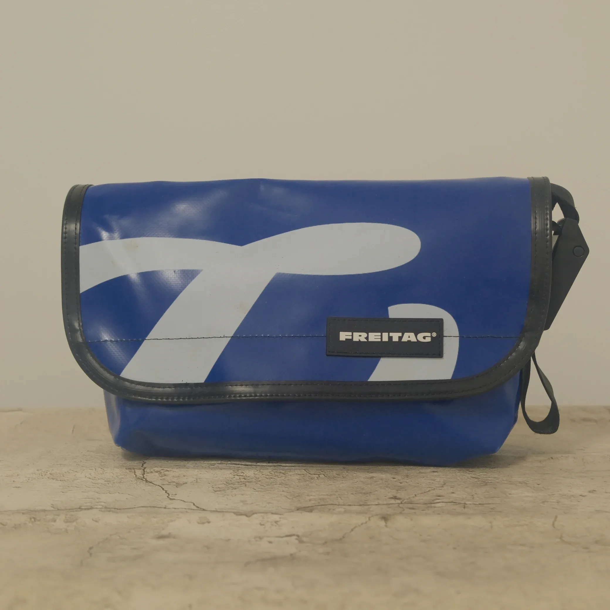 Messenger Bag F41 Hawaii Five-O Single Shoulder Crossbody Bag Soft Messenger Bag F41 Hawaii Five-O Single Shoulder Crossbody Bag Soft