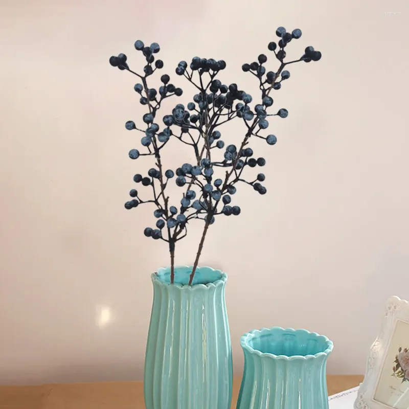 Dekorativa blommor Artificial Blueberry Branch Bouquet i uppsättning av 3 Lägg till en beröringsklass till ditt utrymme med dessa högkvalitativa bitar