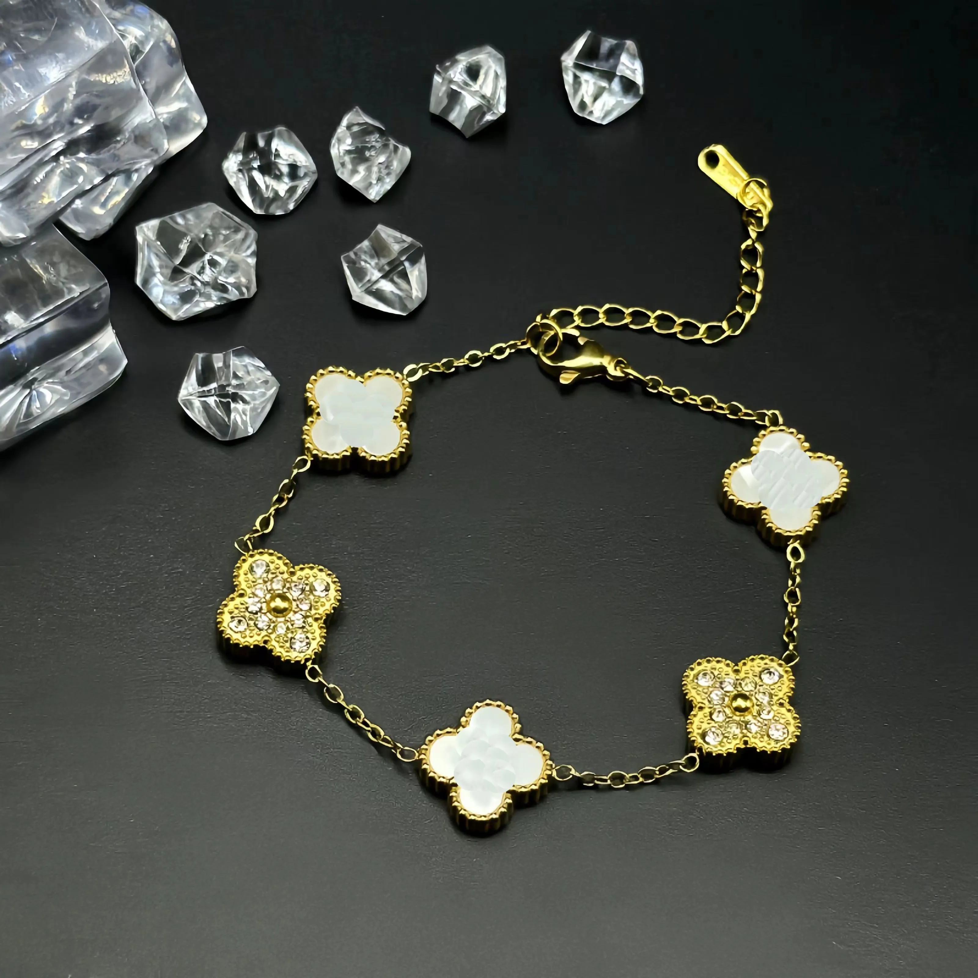pulseira de luxo 4 folhas de folhas de folhas de charme de gabinetes para designers homens mulheres pedidos de jóias de jóias de diamante de diamante de diamante para gola alta