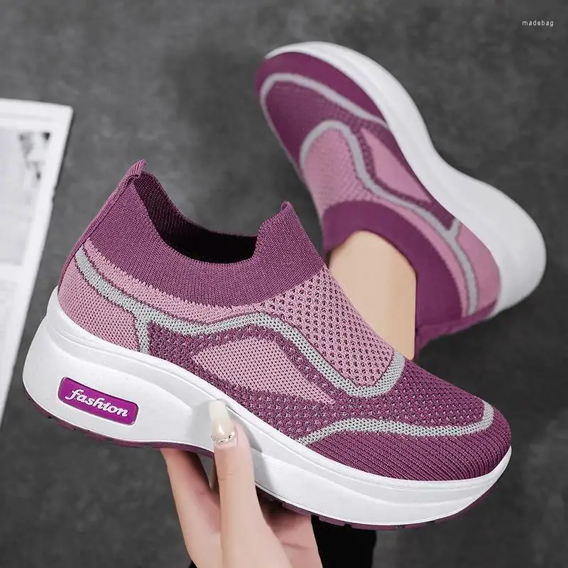 Chaussures décontractées 2024 Plateforme pour femmes Mesh Breasping Healges Sneakers Hauteur Augmentation des chaussures de marche féminine Tenis Feminino